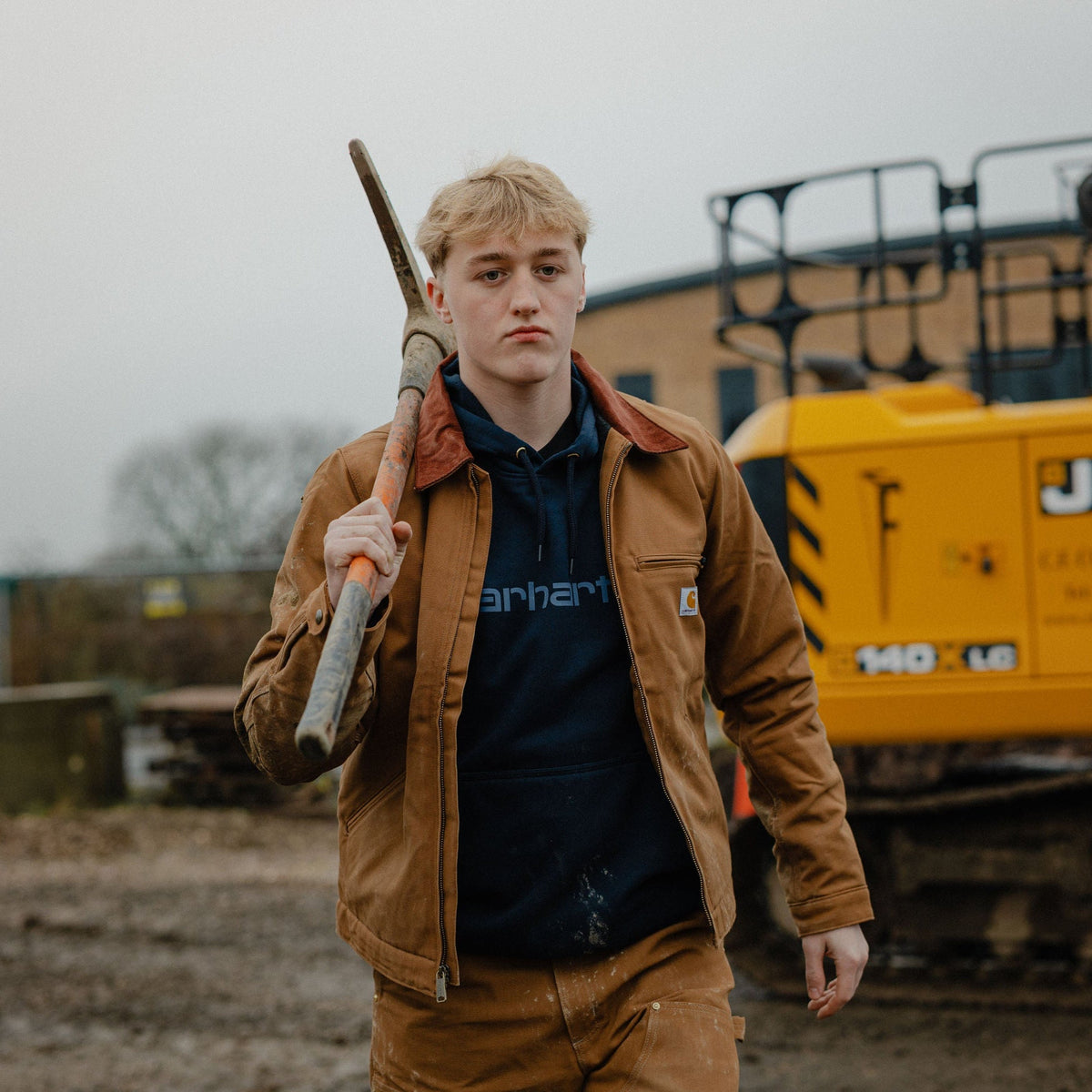 Carhartt - Duck Detroit Jakke // Brun fra Carhartt - billede nr. 4 hos GrejFreak.dk