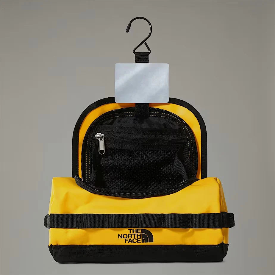 The North Face - Base Camp Rejsetoilettaske Small // Gul fra The North Face - billede nr. 2 hos GrejFreak.dk