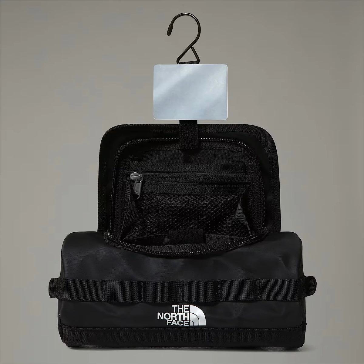 The North Face - Base Camp Rejsetoilettaske Small // Sort fra The North Face - billede nr. 2 hos GrejFreak.dk