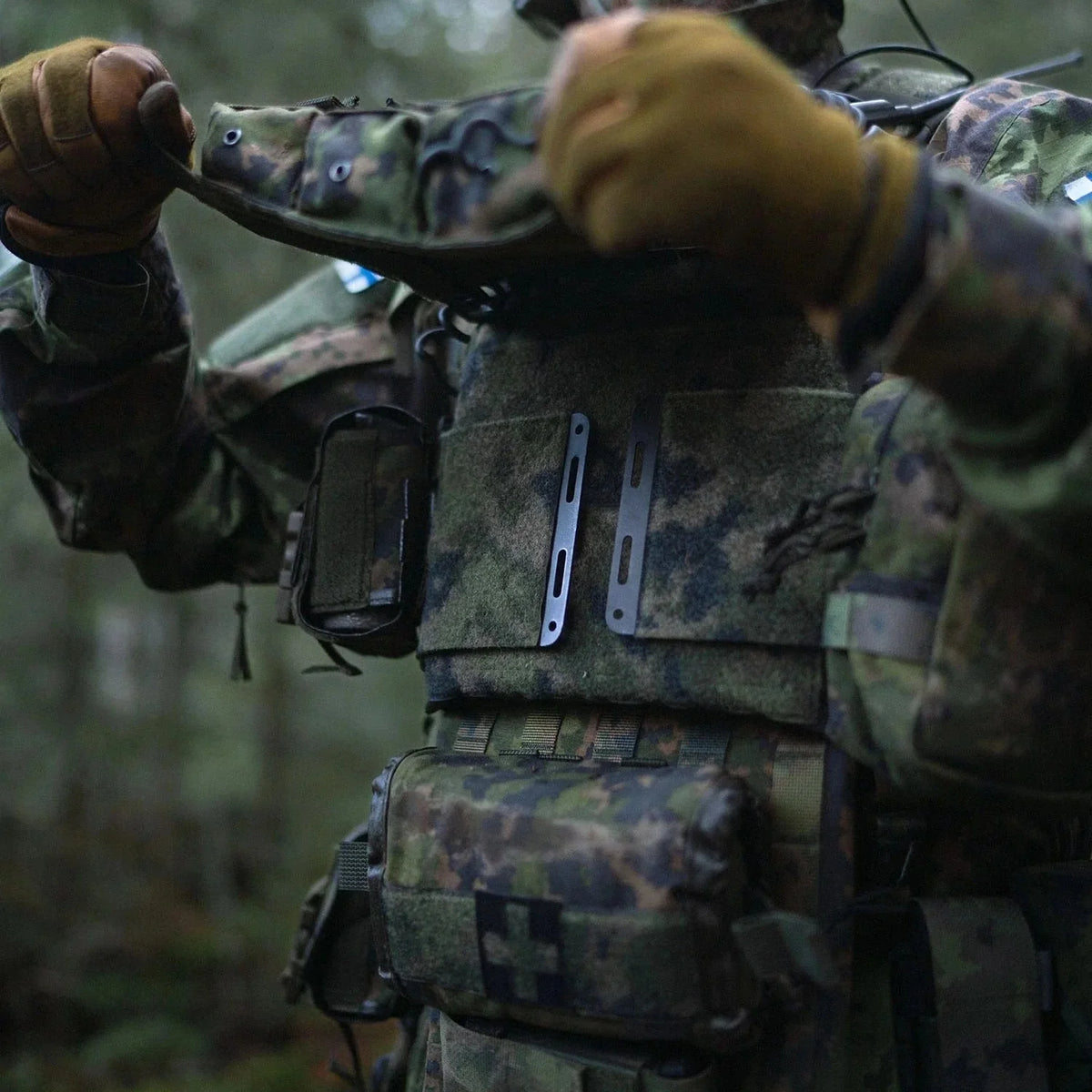 Savotta - Varjelus Plate Carrier // MultiCam-10-XtraGrej